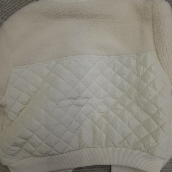 ALO Yoga Foxy Sherpa Jacket White - Picture 5 of 5